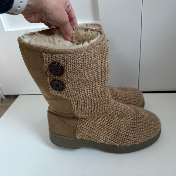 Airwalk Sweater Boots - Picture 6 of 14